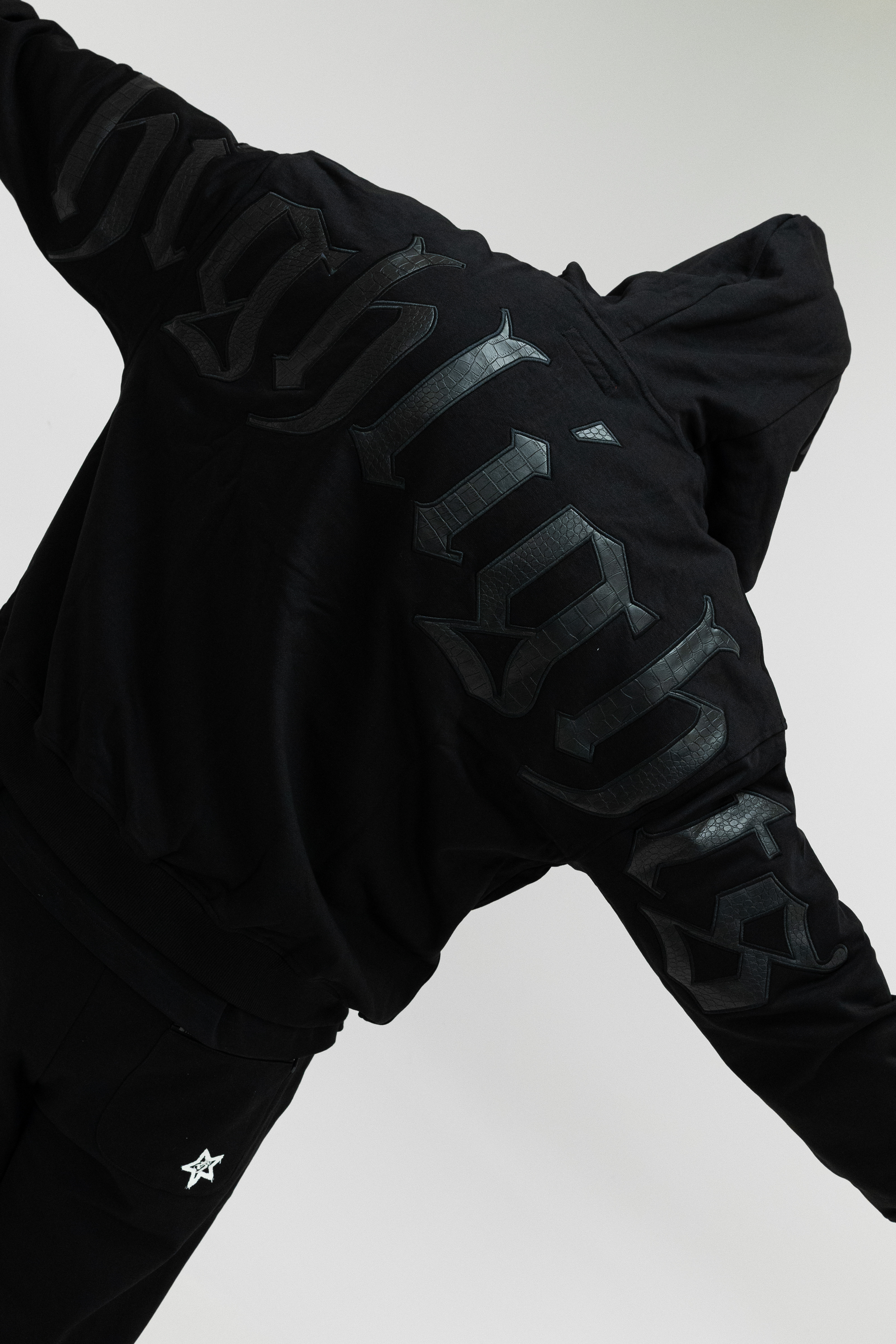 Chapter 1 Hoodie Black-Black